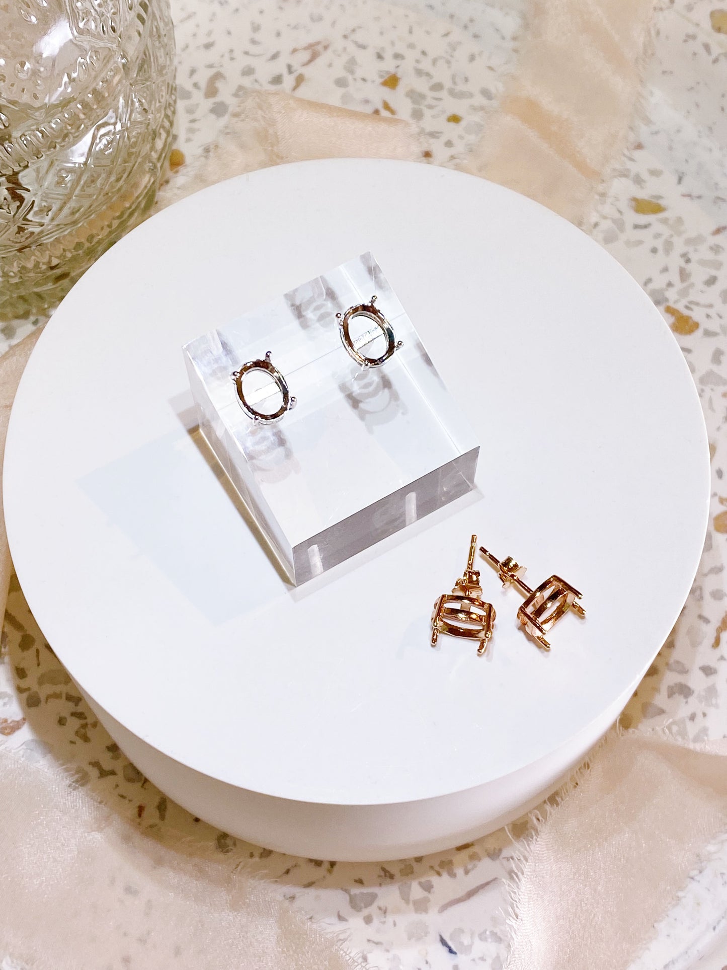 <transcy>母乳寶石™ 橢圓形耳環 7x9 毫米</transcy>